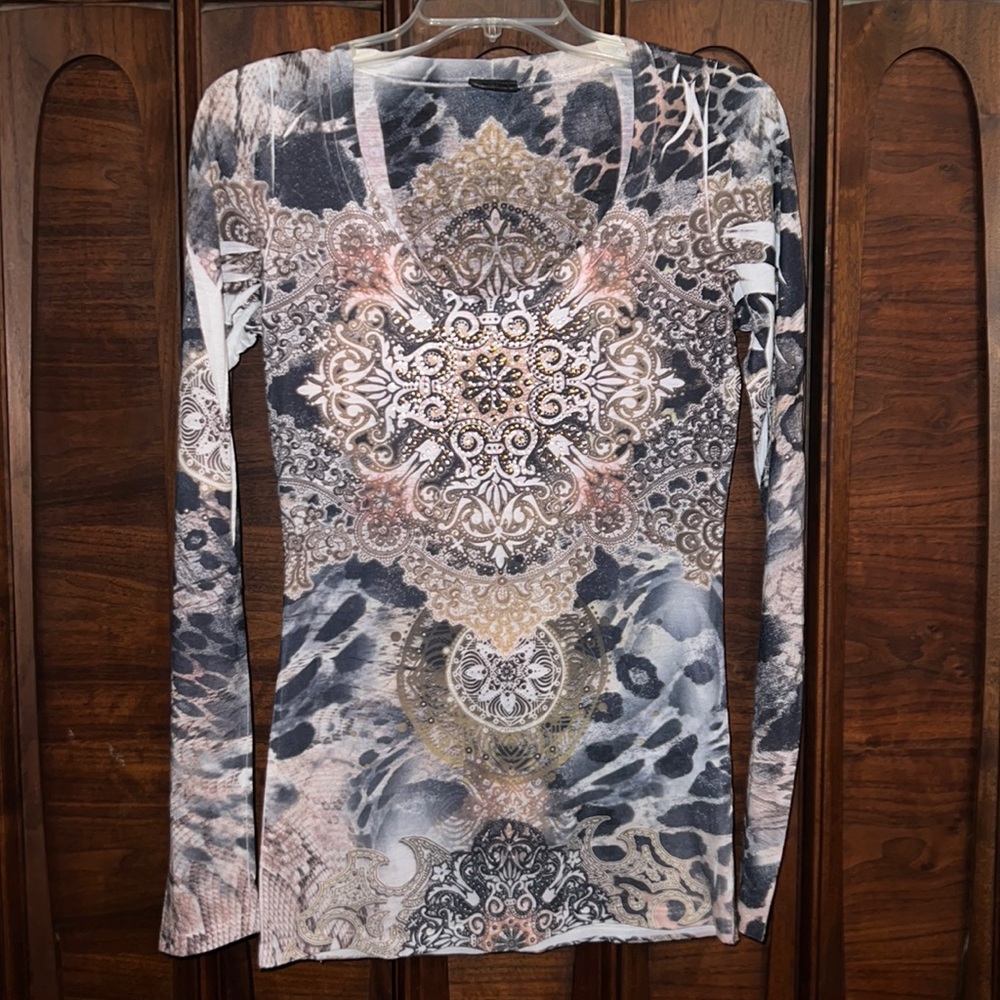 Day trip bling super tight shirt size Medium